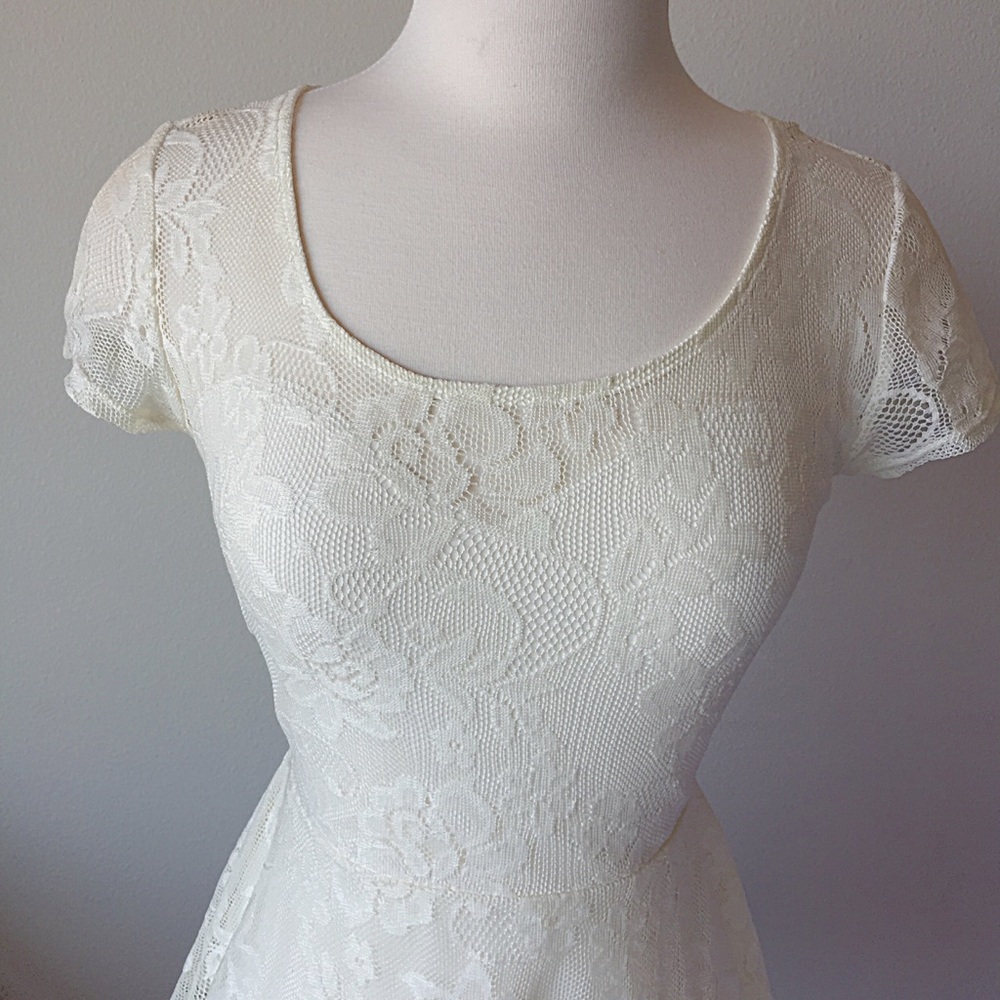 Floral Lace Dress - Picture 3 of 8